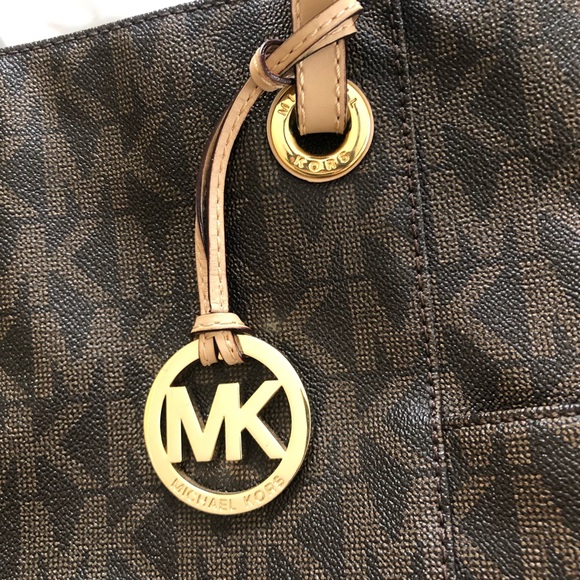 Michael Kors Signature Tote in Brown w/ Duster - Picture 5 of 14